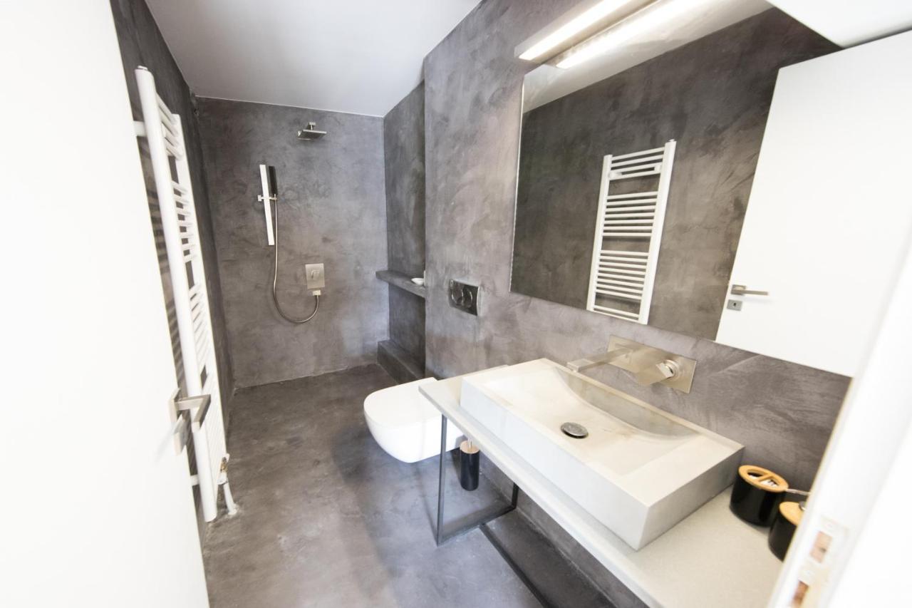 Super Modern Minimal Flat Nr Metro & Arch. Museum Daire Atina Dış mekan fotoğraf