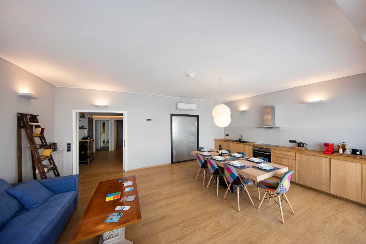 Super Modern Minimal Flat Nr Metro & Arch. Museum Daire Atina Dış mekan fotoğraf